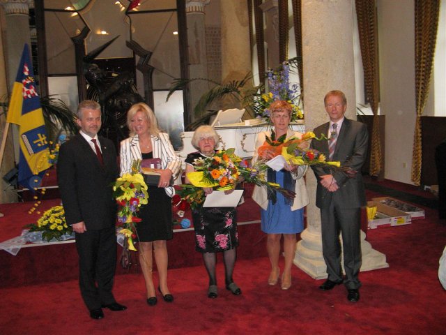 img00004.jpg